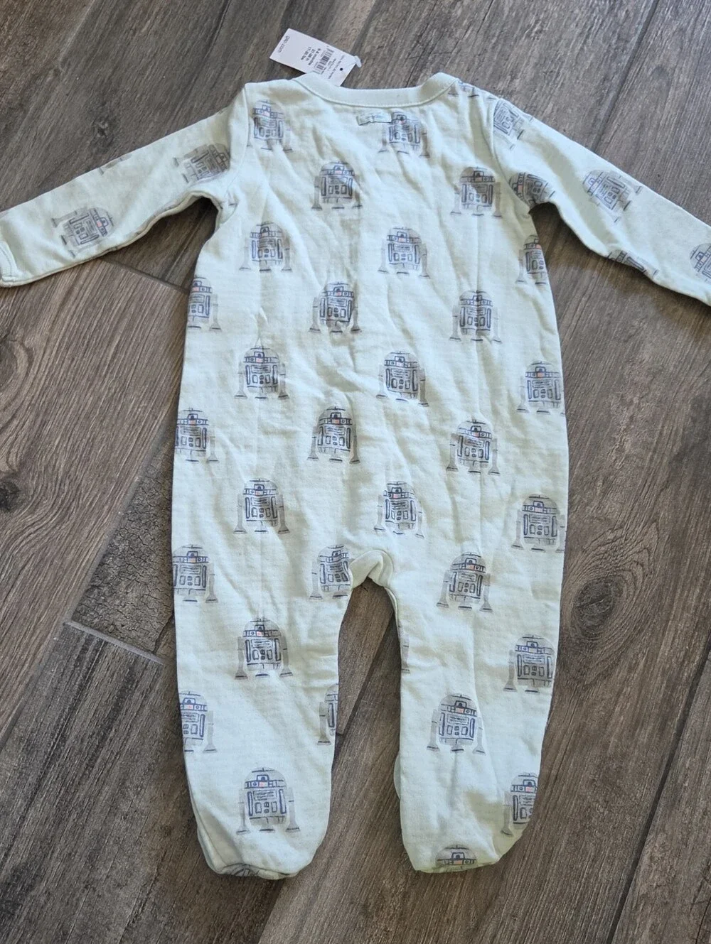 GAP Baby NWT 6-9 Months Striped Star Wars R2D2 Footie Romper and Hat